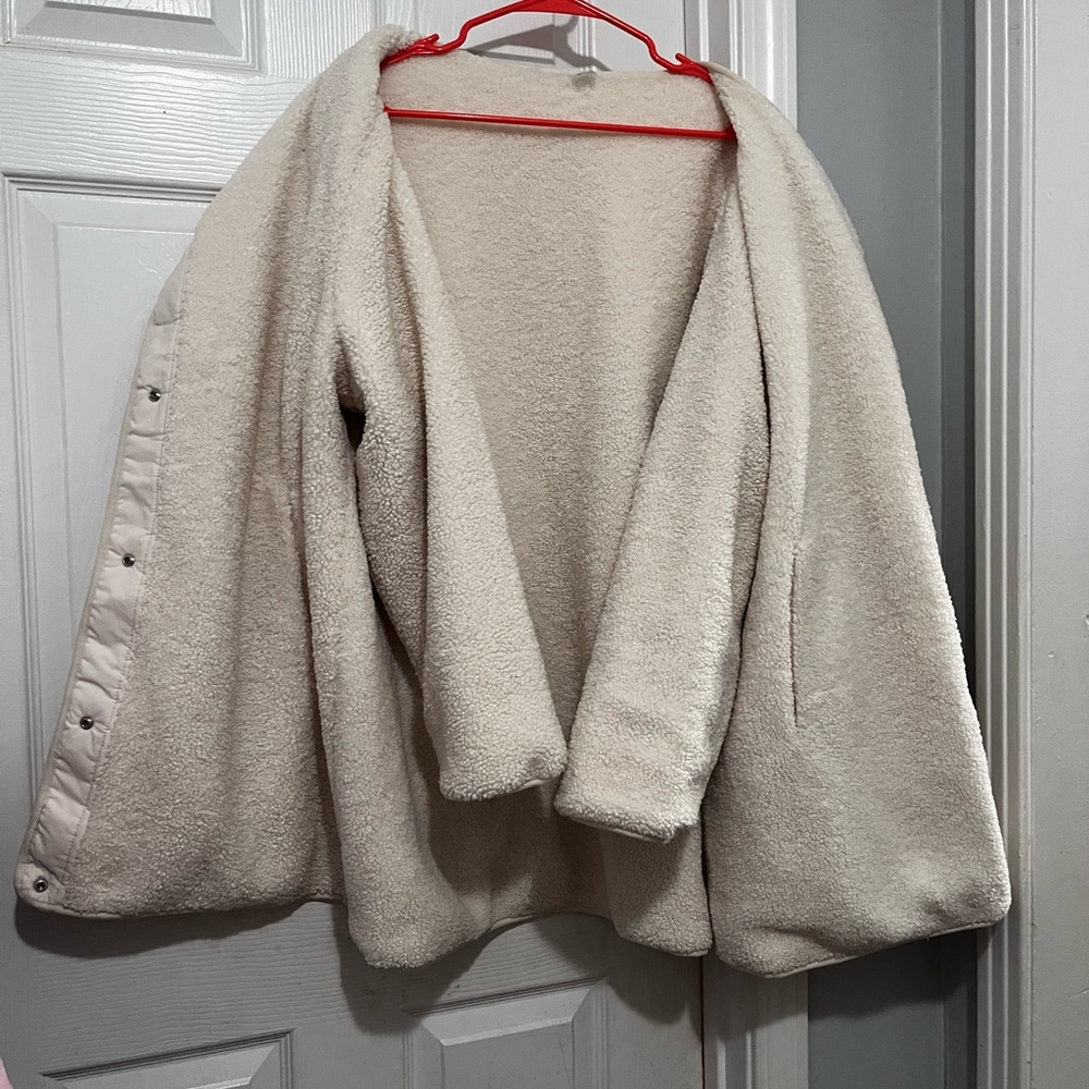Women's Cream Quilted Jacket - Picture 5 of 9